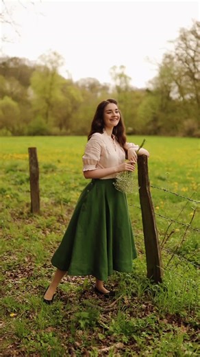 Vintage Cottagecore Fashion Lookbook | Son de Flor Collection