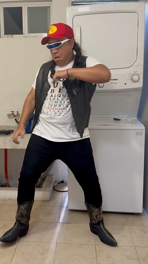 323K views · 11K reactions | Cumbia con la Luna #music #musica #dance #baile #cumbia | El Cumbias | Facebook