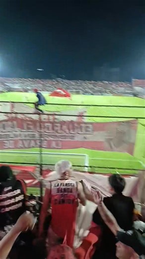 21K views · 658 reactions | ✨ Valentín, con apenas 4 años, empezó con el repique… y hoy ya se anima a la trompeta. En la Banda del Camión – Murga, creemos que todos tienen una oportunidad de estar en el lugar que aman, sin importar la edad. ❤️ Acá los sueños empiezan chiquitos, pero con la música y el corazón, crecen gigantes. #BandaDelCamión #Murda #LaPasiónSeComparte | Murga La Famosa Banda Del Camion | Facebook