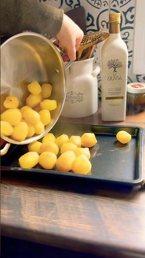 Boil First, Then Roast Potatoes #easyrecipe #comfortfood #potato #dinner #dinnerideas #simplefood