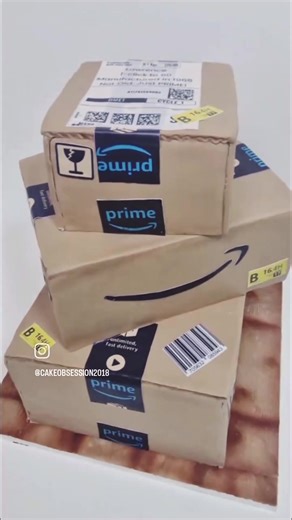 What a fun l̶i̶t̶t̶l̶e̶ project this was! 📦🎂 From constructing and designing to decorating every detail, this Amazon-inspired stacked cake was an absolute joy to bring to life. 😉✨ #partyessex #amazon #amazoncake #cakedcorating #howto