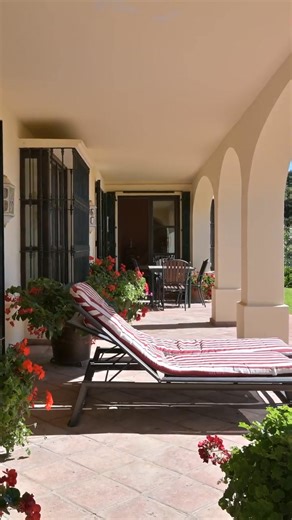 ✨ Open Spaces and Endless Views 🤩 Why do you want to live in Andalusia? Exactly, to enjoy the outdoor lifestyle! And where better to do so than in this unique property with breathtaking sea views? Relax on spacious terraces 🌅, and wander through lush, colourful gardens filled with olive and fruit trees 🍋🌸 This stunning country home in the mountains offers open spaces, tranquility, and pure Andalusian charm. It's perfect for both permanent living or a peaceful getaway 🌿 💭 Where would you sp