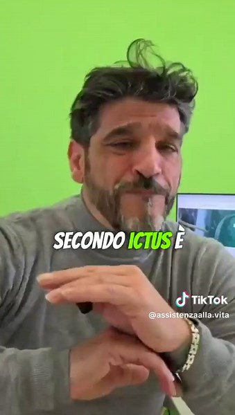 🏥➡️🏠 “Post-ictus. Esce dall’ospedale tra 3 giorni. Ti hanno detto ‘preparate la casa’. Ma COME?” 🏠💔 Nessuno è mai pronto per un rientro post-ictus. Ecco cosa serve PRIMA che torni ⚠️ 🏠 ADATTARE LA CASA: ✅ Bagno adattato: Maniglioni Sedia doccia Alzasedile WC Pavimento antiscivolo ✅ Letto regolabile in altezza (facilita alzata e assistenza) ✅ Percorsi liberi: Spazio per carrozzina/deambulatore Tappeti rimossi Mobili spostati ✅ Rampe se ci sono gradini La casa deve essere sicura, non ostacolo