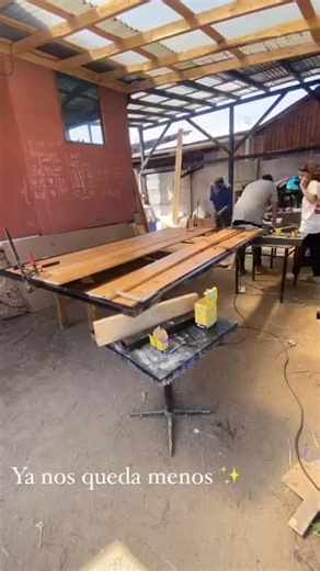 La calidad de la videos se van 🥲 pero acá está casi casi el portón 🦾🖤#viral #girlpower #parati #trabajo #soldadora