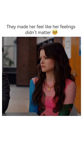 Movies | Memes | Streamers on Instagram: "They made her feel like her feelings didn’t matter 🥺 Ginny & Georgia (2021): This modern dramedy follows 15-year-old Ginny Miller and her young, free-spirited mom, Georgia, as they move to a new town hoping for a fresh start. Ginny feels more mature than her mother at times, struggling to fit in at school while dealing with identity, relationships, and the pressure of growing up too fast. Georgia, on the other hand, is charming but mysterious — hiding a