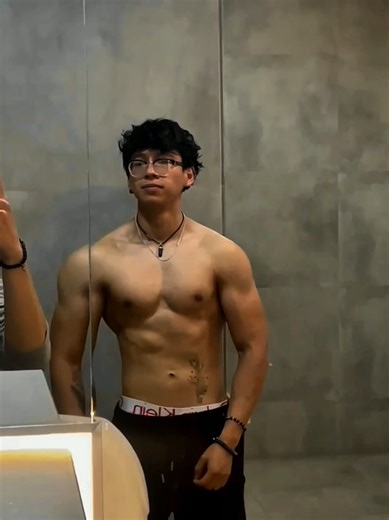 Creete la versión futura de ti que ya consiguió esos objetivos. . . . . . . . . . . . . #Gym #motivation #progress #gymtok