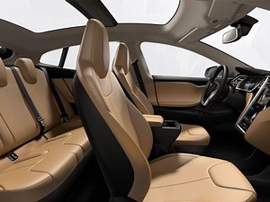 Tesla S : 16 (petites) places à bord - CNET France