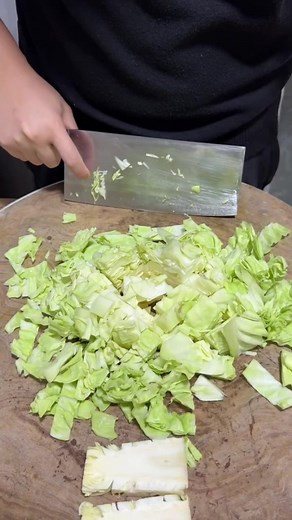 141K views · 874 reactions | How to Cut Cabbage in a Satisfying Way #KnifeSkills #SatisfyingCut #kitchentricks | All Related | Facebook