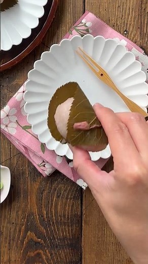 Easy Sakura Mochi | Japanese Home Cooking #Shorts #sakuramochi #recipe #wagashi
