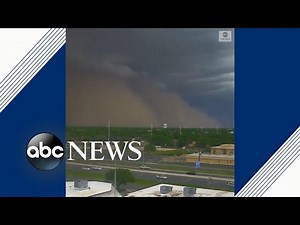 Dust storm hits Lubbock, Texas