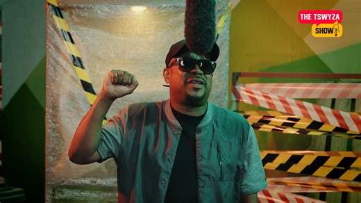 "The Tswyza show is a new south African hip hop podcast where the interview is in rap form ("conversation flow")🔥🇿🇦❤️ Episode 26 featuring TowdeeMac🎙️ 🐐🔥 Watch full episode here 👇 https://youtu.be/Th13K_4Sqts?si=46cmBTGJsdFuMzaP | SA Hip Hop & Amapiano Wave