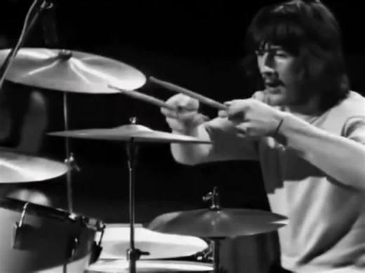 58K views · 3.8K reactions | Led Zeppelin 1969 - Babe I'm Gonna Leave You ... Check out this amazing song: https://goldenoldies.topgreatsong.com/led-zeppelin-1969-babe-im-gonna-leave-you?utm_source=facebook&utm_medium=preel&utm_campaign=legendaryhitslegacy | Legendary Hits Legacy | Facebook