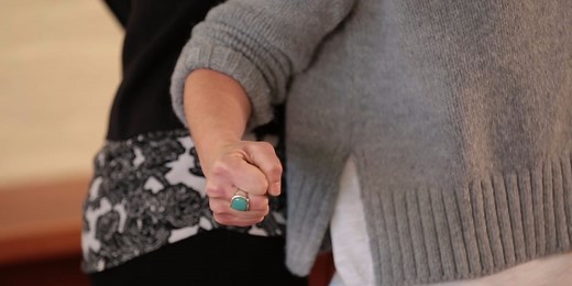 A self-defense expert reveals how to get out of a choke hold — the #1 way a violent attacker will grab you