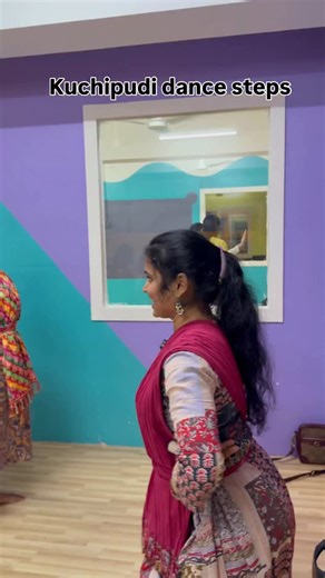 Vineela Rao Vuddisetty on Instagram: "Kuchipudi dance steps #kuchipudi #dance #step #trending #reels"