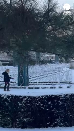 ❄️ Lundi, la Sarthe a été placée en vigilance orange neige-verglas. Les trafics routiers et ferroviaires ont été fortement perturbés. ➡️ https://l.ouest-france.fr/46lN | Ouest-France Sablé