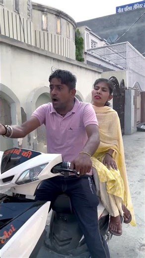 Introducing the "VitalWear SmartBand," a next-generation wearable gadget