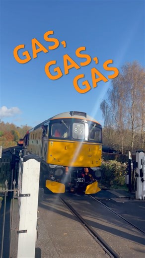 Class 33 coming in fast at Staverton #train #trainiack #class33 #fast #mayoverrun