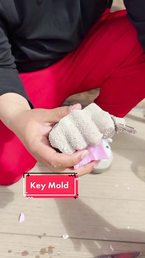 Key Moulding Hack: How To Mold Your Hand Holding Key