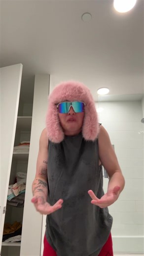 Jacob Sartorius (@jacobsartorius)’s video of jacob sartorius sweatshirt song