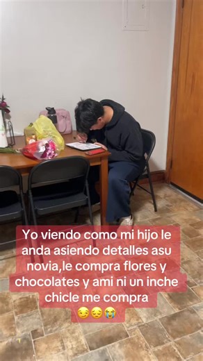 Bety Angeles (@betyangeles88)’s video of yo viendo a mi hijo san valentin