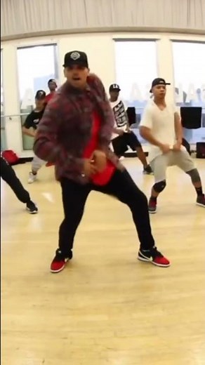 Chris brown - New Flame Rehearsals #chrisbrown #chrisbrownsong #viral #fyp #ｆｙｐシ゚ ‪@ChrisBrownTV‬