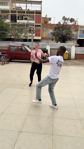 Boa noite meus queridos seguidores com este belo vídeo que já tem quase 1 ano😊🥰. Angola 🇦🇴 🤝 Polônia 🇵🇱 @Lexie 🔥🔥🔥🔥 #kizomba #mundo #sembangentertainment