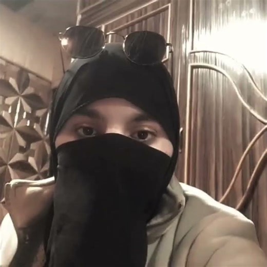 I define the word "aura". ~ k.nisa binte kulsum