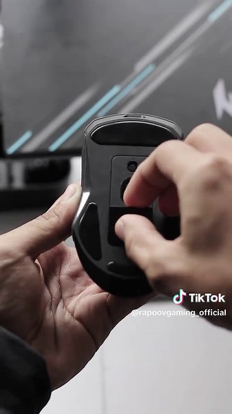 Precision and speed with the VT9 Pro Specs Overview: • 68g Lightweight • 26,000 DPI and High Accuracy • Dual-mode connectivity: 2.4GHz Wireless and Wired • Long-lasting battery Thanks to @snuffles_desk #gamers #gamingmouse #gaming #Rapoo #rapoogaming #VT9PRO