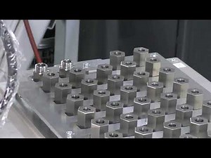 CNC旋盤へ協働ロボットでワーク投入
