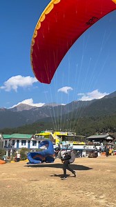 188K views · 962 reactions | Basic course p1 ground training * p2 5 solo flying * 7 days course ₹ 24,999 #birbillingparaglidin | अमेजिंग फ्लाई | Facebook