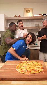 7.1M views · 226K reactions | Hawaiian Pizza | Albert_cancook | Facebook