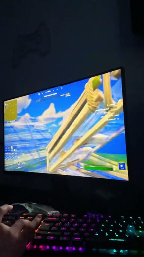 Using arrow keys in Fortnite