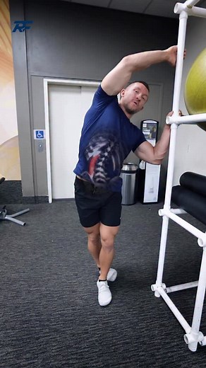 💥 Fix One-Sided Low Back Pain! ❌ Your QL is always tight right? But stretching doesn’t seem to last? Because a tight muscle is often a weak muscle So if you only stretch it expecting a long-term change, you will be frustrated for a while 🔑 The key here is to load and strengthen this muscle instead These 4 exercises target the QL and hip in different ways to help you get better results The only way you stay in pain is if you keep doing the same thing expecting a different result So let’s get yo