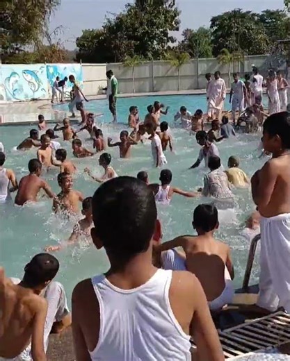 Korutla School children picnic at Gulab Singh film City adilabad.#school #picnic #entertainment