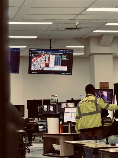 Relokasi Gaitronic (Meja Dispatch Oreflow), Penarikan kabel Network Granitor #fy #automationtechnology #automine #undergroundmine #freeportindonesia