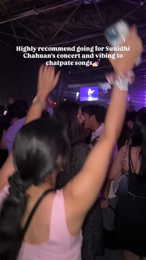 Khushi Kapoor on Instagram: "What a vibe boss!! 🫡💗 @sunidhionthemove @sunidhichauhan5 . #mumbai #mumbaiconcert #iamhometour #sunidhichauhan #bollywood . Mumbai sunidhi chauhan concert , Sunidhi Chauhan , Concert , Bollywoods , sings , vibe"