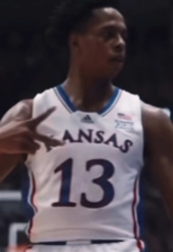 Elmarko Jackson has been great for this Kansas team 💯 #elmarkojackson #kansasbasketball #rockchalk #fyp #viral @EJ