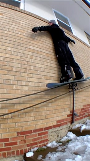 Grace Warner creeper from her latest part ROOTS #snowboarding #burton #snowboard