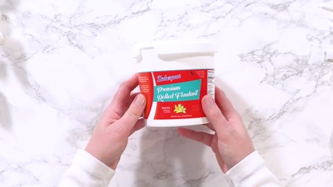 Amazon.com: Bakerpan Fondant Roller 3 Size Set, for Rolling Fondant, Gum Paste, Dough, Large, Medium and Small Rolling Pins with Thickness Rings, 19.5", 13", 9" Rollers: Home & Kitchen