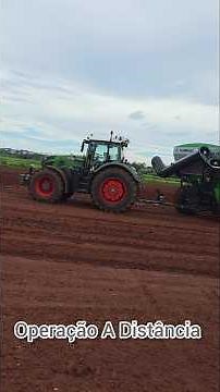 Autonomous Tractor Arrives at the Farm: Trimble PTX