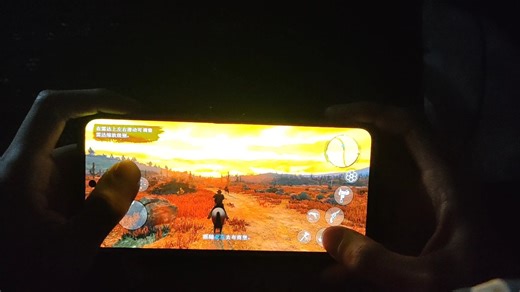 15年前游戏扯什么性能，荒野大镖客天玑800u跑分40万处理器全网最低配完美运行。