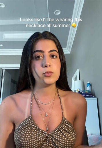I’m actually sick over this right now #jewelrytiktok #everydayjewelry #summerjewelry #sunburn #jewelrystack