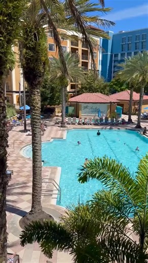 Planning your Orlando stay? Here are the top three things you need to know about Floridays Resort! 🌴 Located just minutes from Walt Disney World® Resort, Floridays offers convenient shuttle service to the parks as a Disney Good Neighbor Hotel. After a magical day, unwind by one of our two pools. There’s a family-friendly area complete with a splash pad, or if you prefer, a peaceful second pool where you can truly relax. Our spacious suites feature fully equipped kitchens, separate living and di