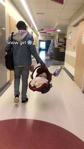 Baby snow girl ❄️👸🏼 #คนไทยในเบลเยี่ยม