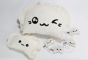 GraTY Foundation のぬいぐるみピエロギマスコット - ピエロギ餃子 / ピエロギぬいぐるみ / 餃子 / ポーランドのギフト / ポーランドのピエロギ / 餃子 / 餃子 - Etsy 日本