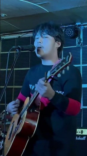 Jesus Of Suburbia “Live Acoustic Cover” #acoustic #livemusic #jesusofsuburbia #greenday #shorts pt1