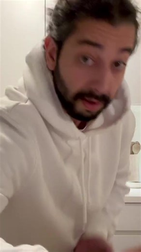 DIY Coconut Oil at Home! 🥥 #coconut #howto #DIY #plantbased #recipes #lifehacks #CookingHacks #foryou #foryoupage #fypシ #fyp #reels #reelsviral #reelsfb #garden #nature #flowers #gardening #plants #flower #photography #naturephotography #green #love #gardenlife #summer #gardendesign #jardin #garten #beautiful | Plant At Home Lover