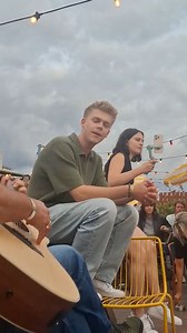 Charles chante le coeur des gens en accoustique. Vous aimez son nouveau single ? | StarAc Réact