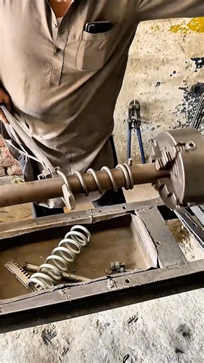 This Simple Machine Creates Perfect Springs Every Time 😮⚙️ #viralshorts