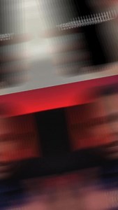 📍 Uber da otro paso en aeropuertos ✈️🚗 Uber ya tiene kioskos físicos de reserva en LaGuardia (NYC) y en el aeropuerto de Toronto. ¿La idea? Que cualquier pasajero pueda pedir un Uber sin usar el celular, ideal para turistas, batería muerta o cero datos. 🔹 Pides el viaje directo en el kiosko 🔹 Pagas con tarjeta 🔹 Te asignan conductor al instante 📱 Extra importante (pocos lo saben): Los usuarios de iOS ahora pueden agregar la propina antes de que termine el viaje, sin tener que esperar a baj